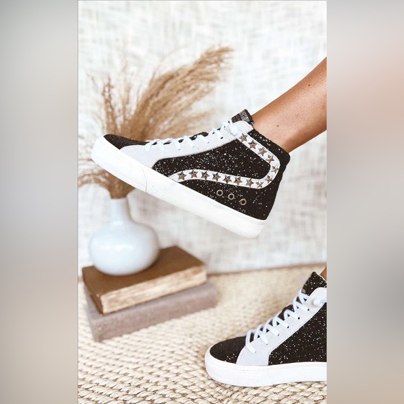 Brand new Vintage Havana dormy star high top sneakers. Size 8,*Never been worn* - Picture 2 of 6